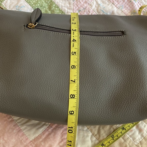 Faux leather handbag. Clutch. Crossbody. Shoulder bag. Putty color. Zip closure. - Picture 11 of 11